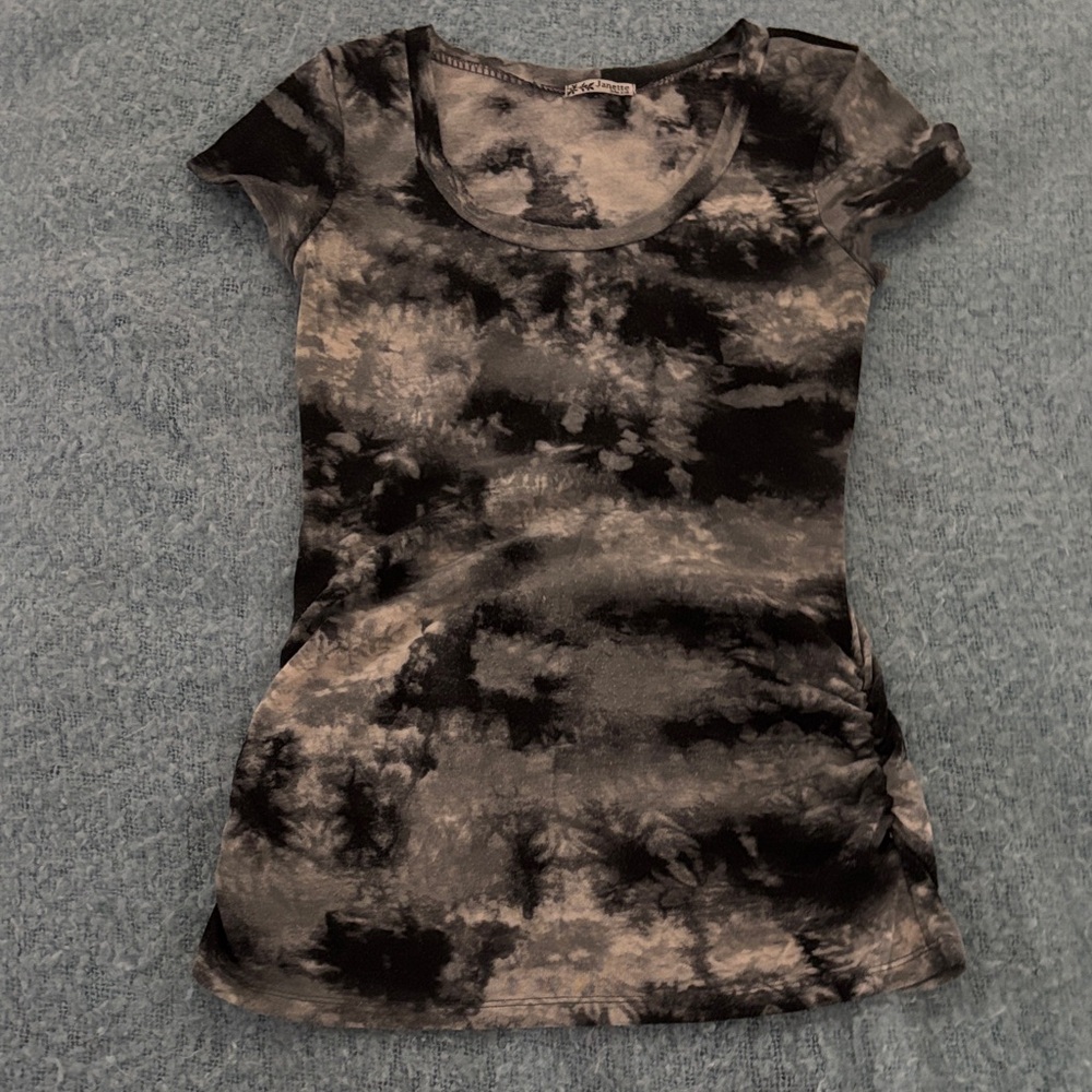 Elegant Tie-Dye Black and Gray Women's Tee